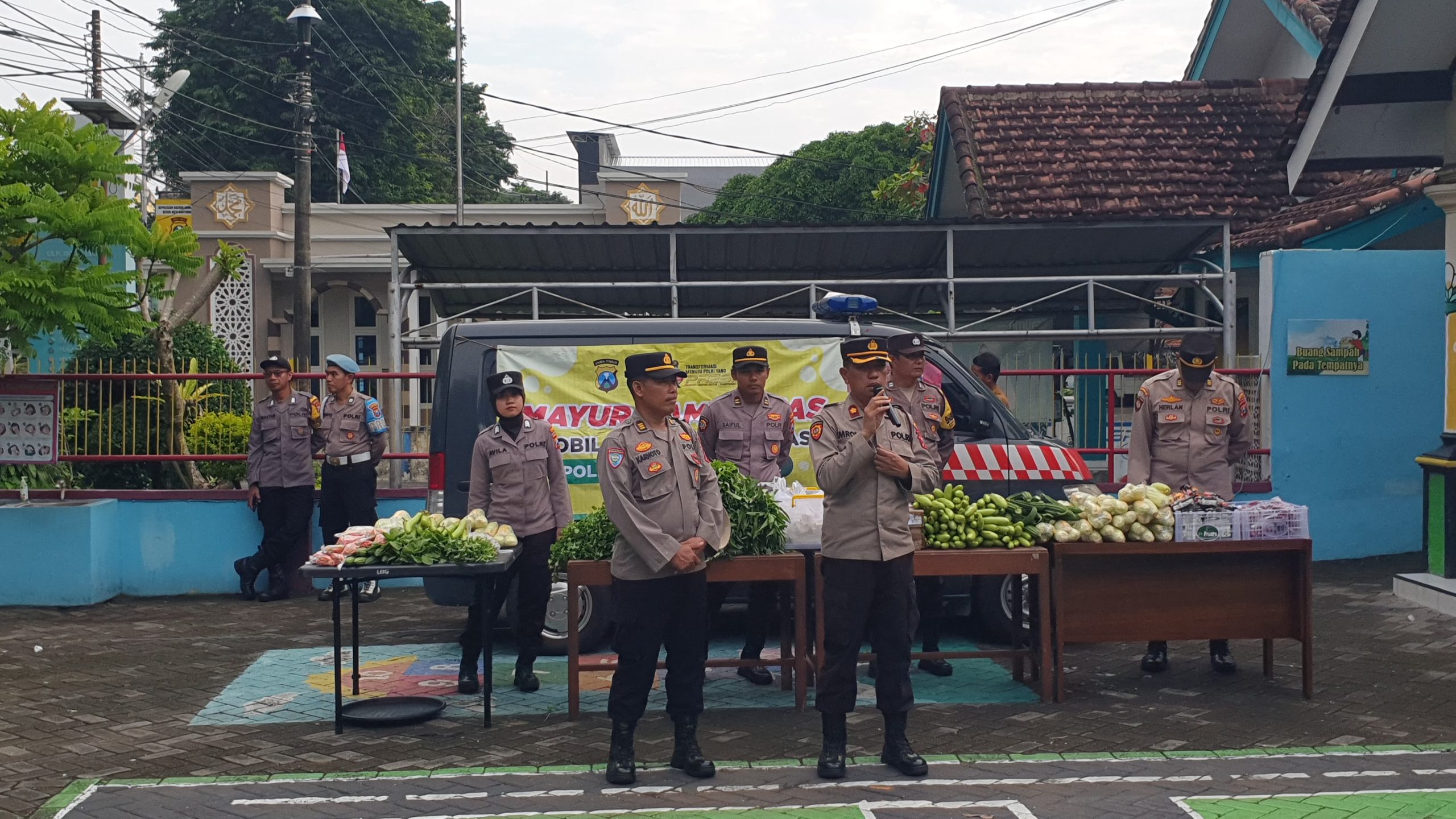 Mayur Kamtibmas Polresta Banyuwangi; Berbagi Sayur Gratis di TK Bhayangkari Rogojampi
