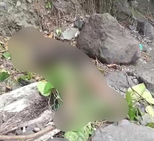 Warga Kalumata Di Gegerkan Dengan Penemuan Mayat Lelaki Asal Samarinda Di pantai Kalumata.