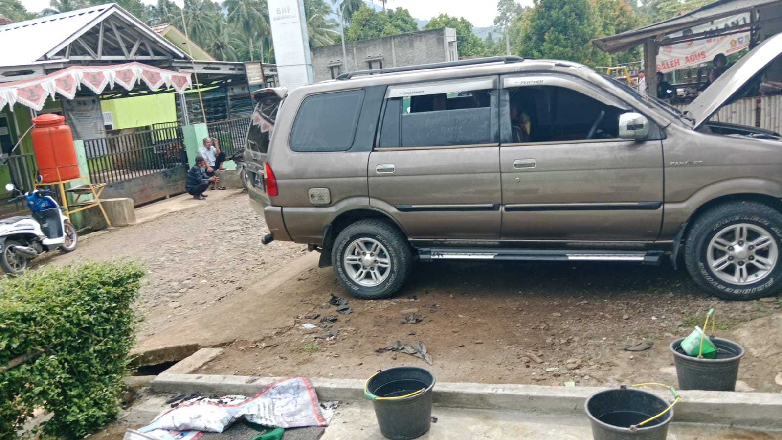 Mencekam, Mobil Warga Pekon Kalimiring Dibakar Orang Tak DiKenal