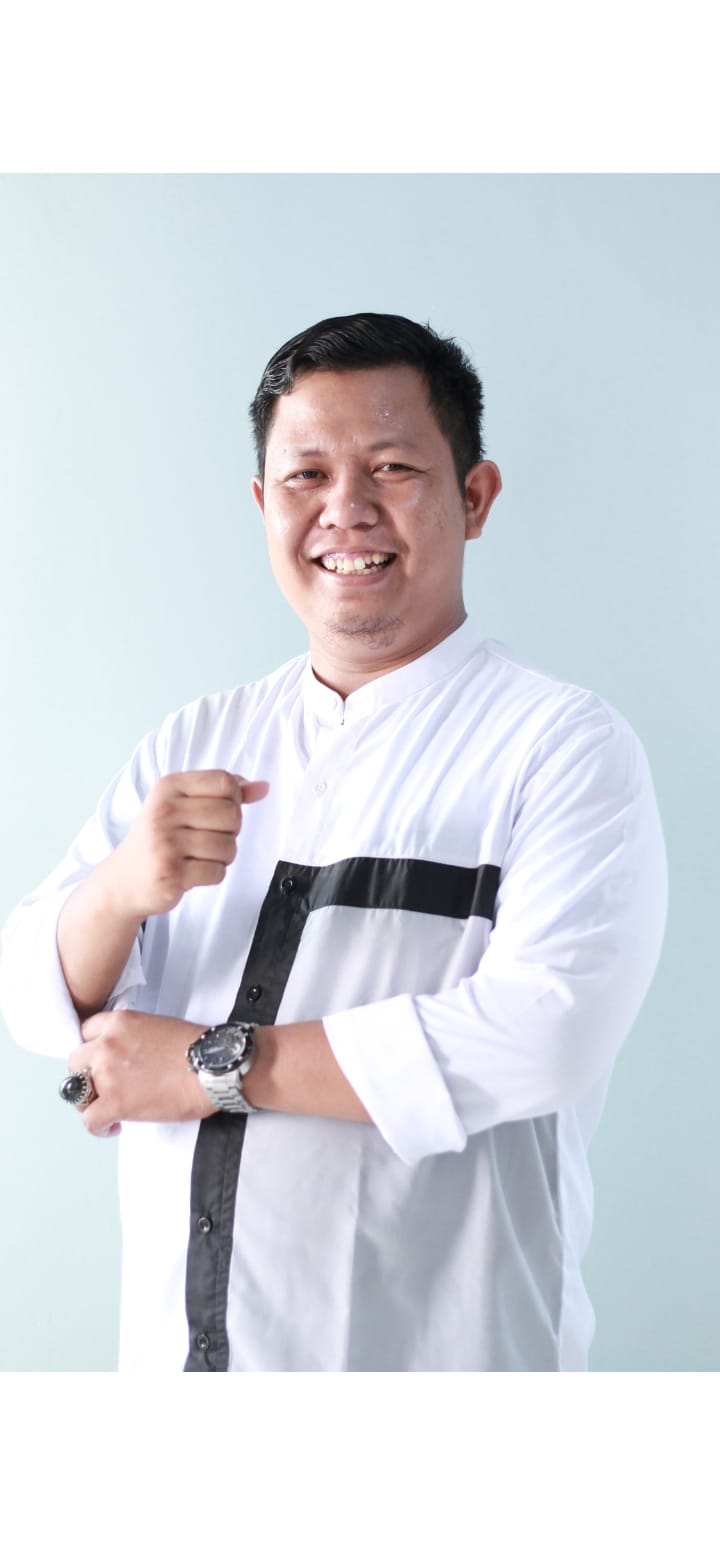 mau,di sebut Gajah Makan Nanas?