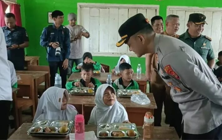 Kapolres Mesuji Hadiri Launchingn Perdana Program Makan Bergizi Gratis