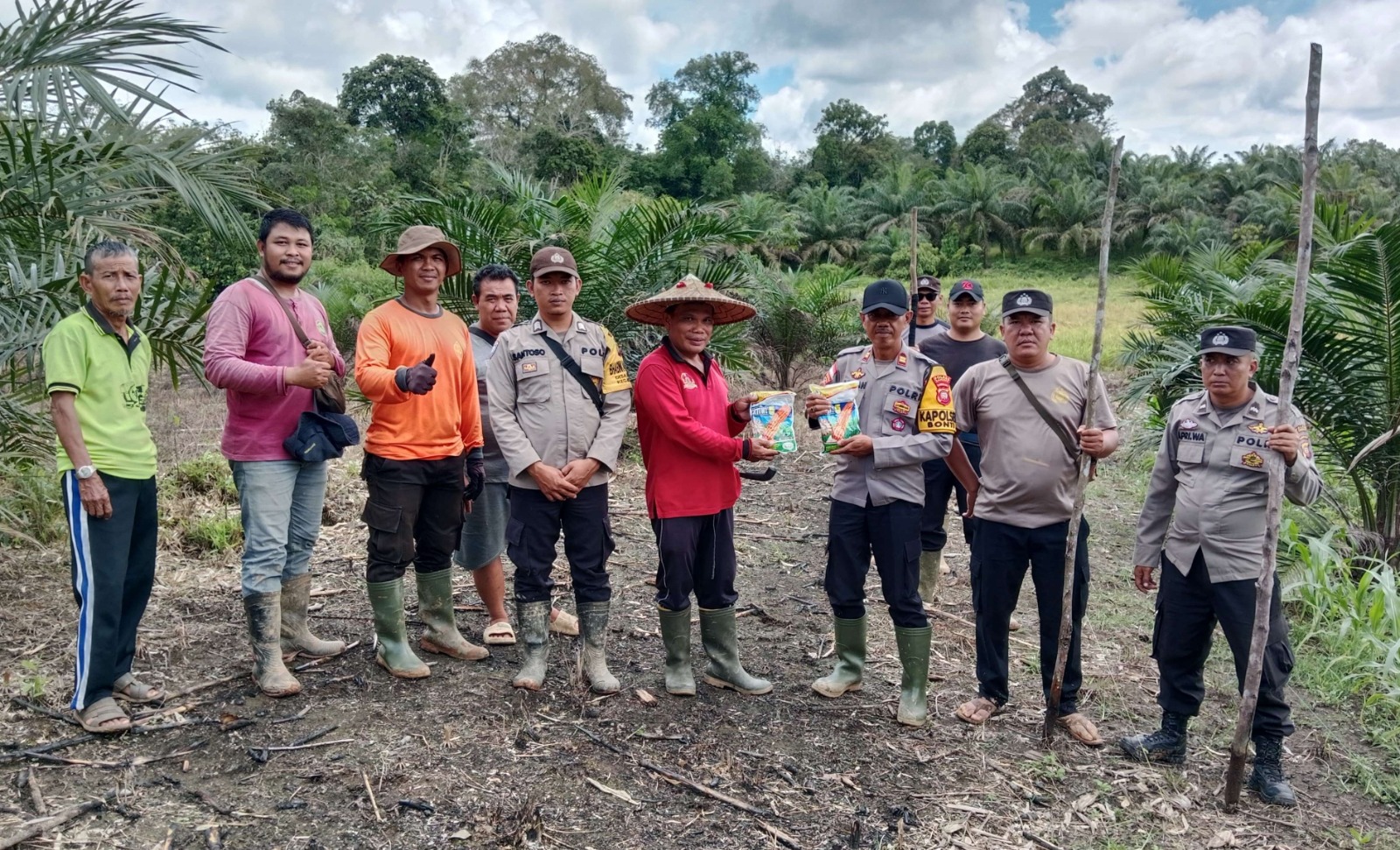 Polsek Bonti Tanam Jagung di Lahan Produktif, Dukung Ketahanan Pangan Nasional