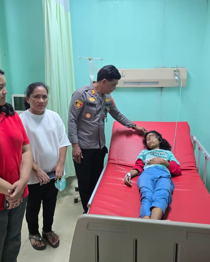 Viral : 4 Orang Pengunjung Pantai Binasi Sorkam Hampir Terbawa Ombak