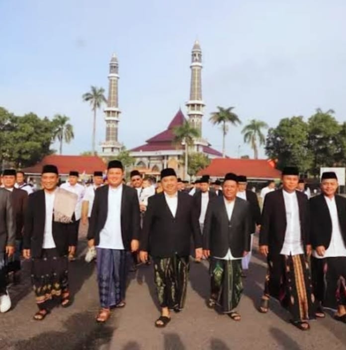 Menjelang hari lebaran penyambutan Bupati Jombang Warsubi, Hilangkan Sifat Iri, Dengki, Dendam, dan Adu Domba, Jadikan Saling Mengasihi dan Bersatu Padu