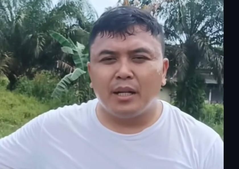 Viral  !!!  Proyek Reservasi Ditinggal Kontraktor Wakil Ketua DPRD Sanggau Ambil Sikap Kerja Bakti Bersama Warga