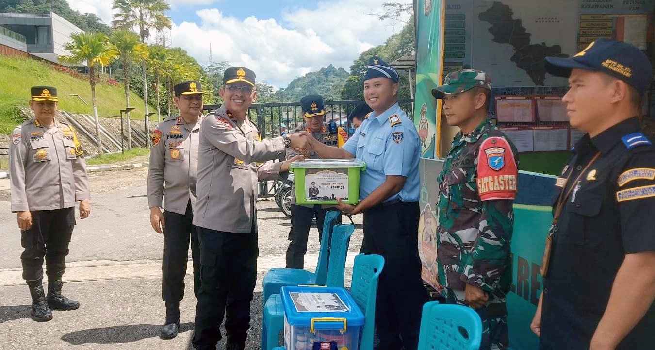 Kapolda Kalbar Tinjau Pengamanan Ops Ketupat Kapuas 2025 di PLBN Entikong