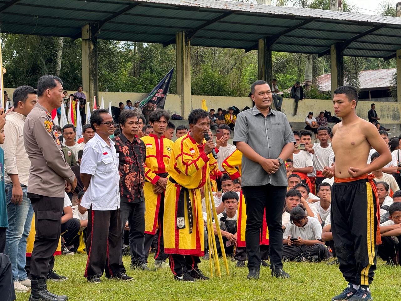 TOBA : Bupati Toba, Hadiri Ujian Kenaikan Tingkat Sabuk ke 36 PKNSI