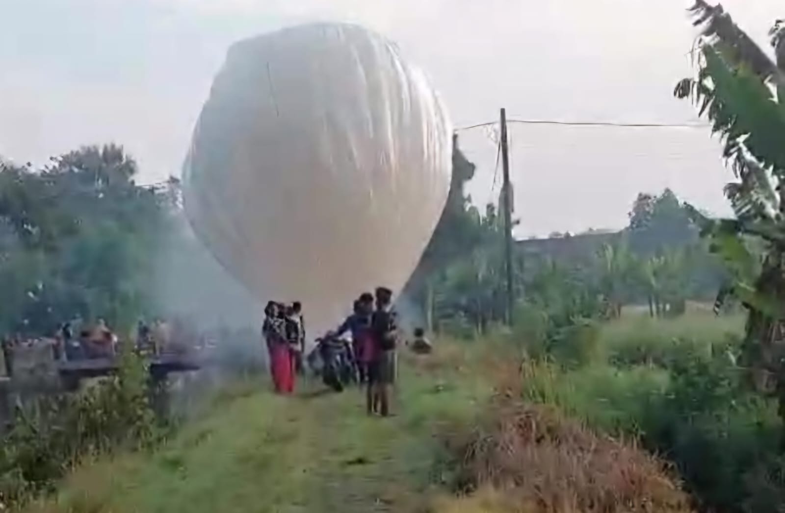 Polisi Amankan 6 Balon Udara di Jogoroto Jombang Saat Akan Diterbangkan