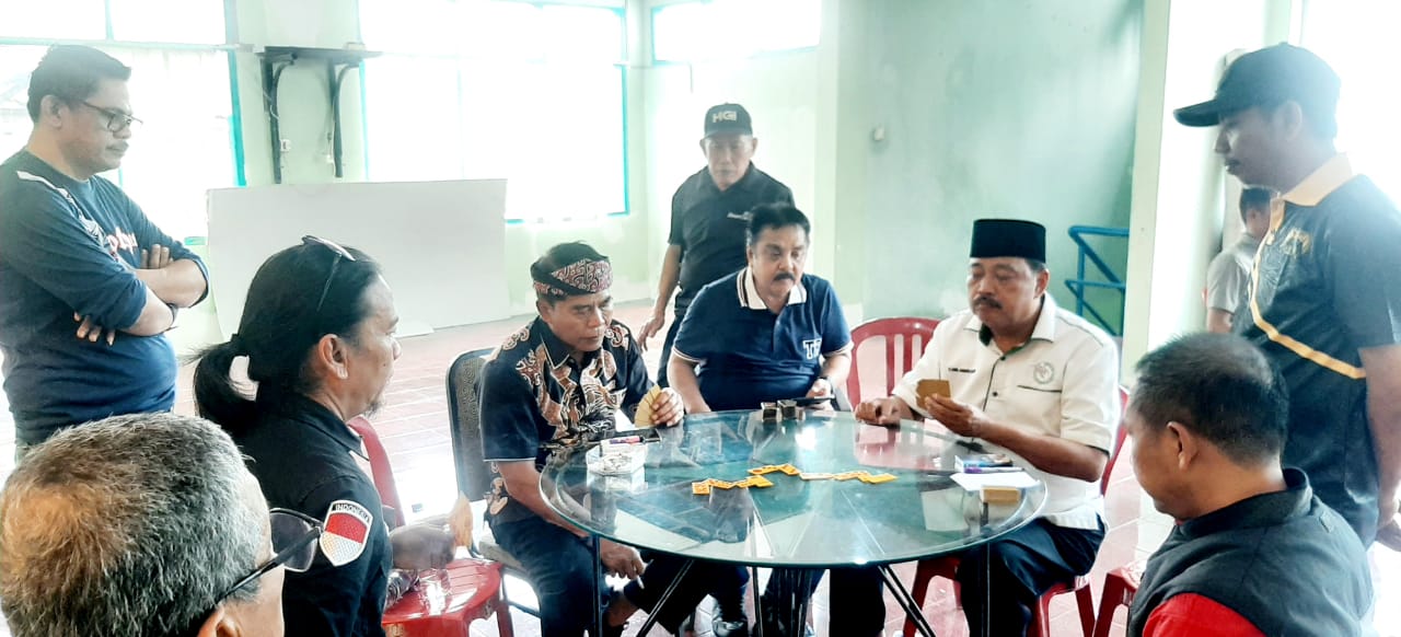 Hadiri Open Tournament Domino Makassar 2025, Gubernur Kaltara dan Ketua Umum PB PORDI Lakukan Pertandingan Persahabata