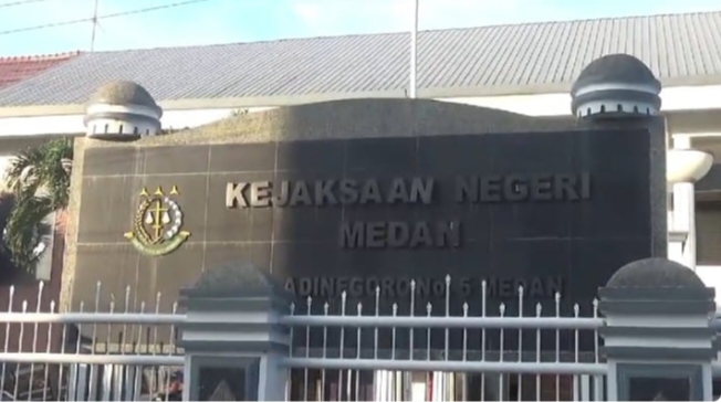 Keluarga Doris Memohon Kepada Jaksa Penuntut Umum Untuk Memberikan Tuntutan Yang Seringan Ringannya Kepada Doris Dan Riris*