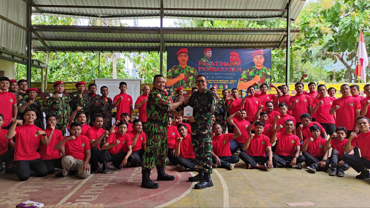 Dandim Letkol Arh Joko Sukoyo, S.Sos.M.Han. Banyuwangi Bekali Peserta Diklat Pembaretan Kokam dengan Wasbang dan Bela Negara