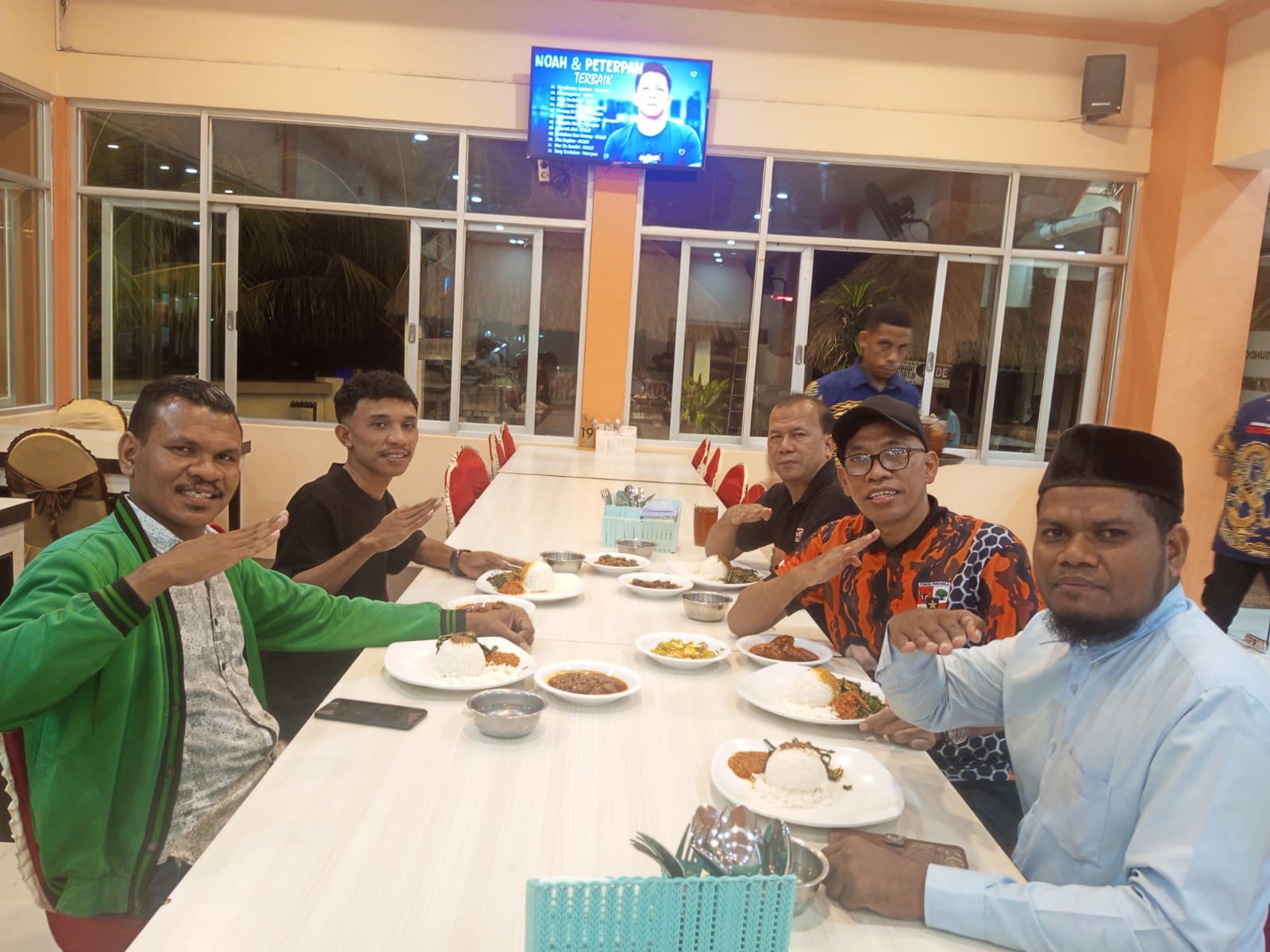 Pertemuan Strategis Progenusa Pusat, Progenusa Kota Kupang, Progenusa Kabupaten Kupang dan Perwakilan The Best To Bahas Struktur Pengurus, Beasiswa Kuliah S1-S3, dan Program Kuliner di NTT