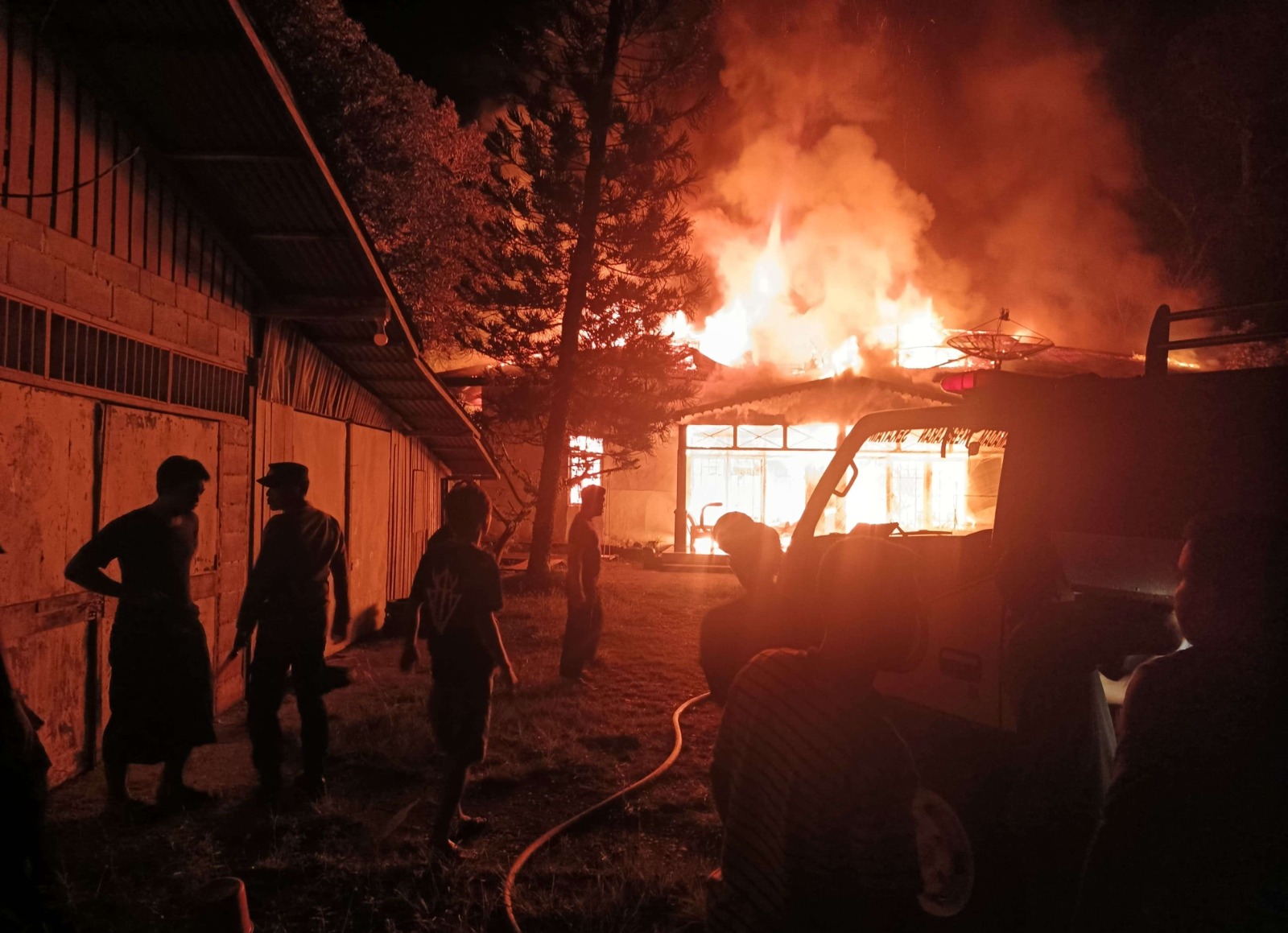 Kebakaran Hanguskan Satu Rumah di Balai Karangan, Kerugian Capai Rp500 Juta