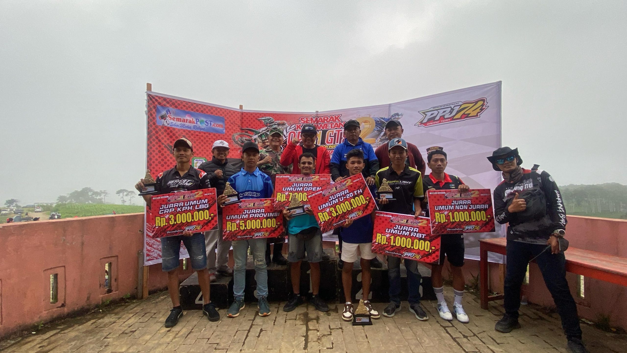 Luar biasa Memperingati HUT Semarak Post Ke- 7, Ratusan Raiders Grasstrack Uji Nyali di Sirkuit Non Permanen Semarak Waterboom Kepahiang.