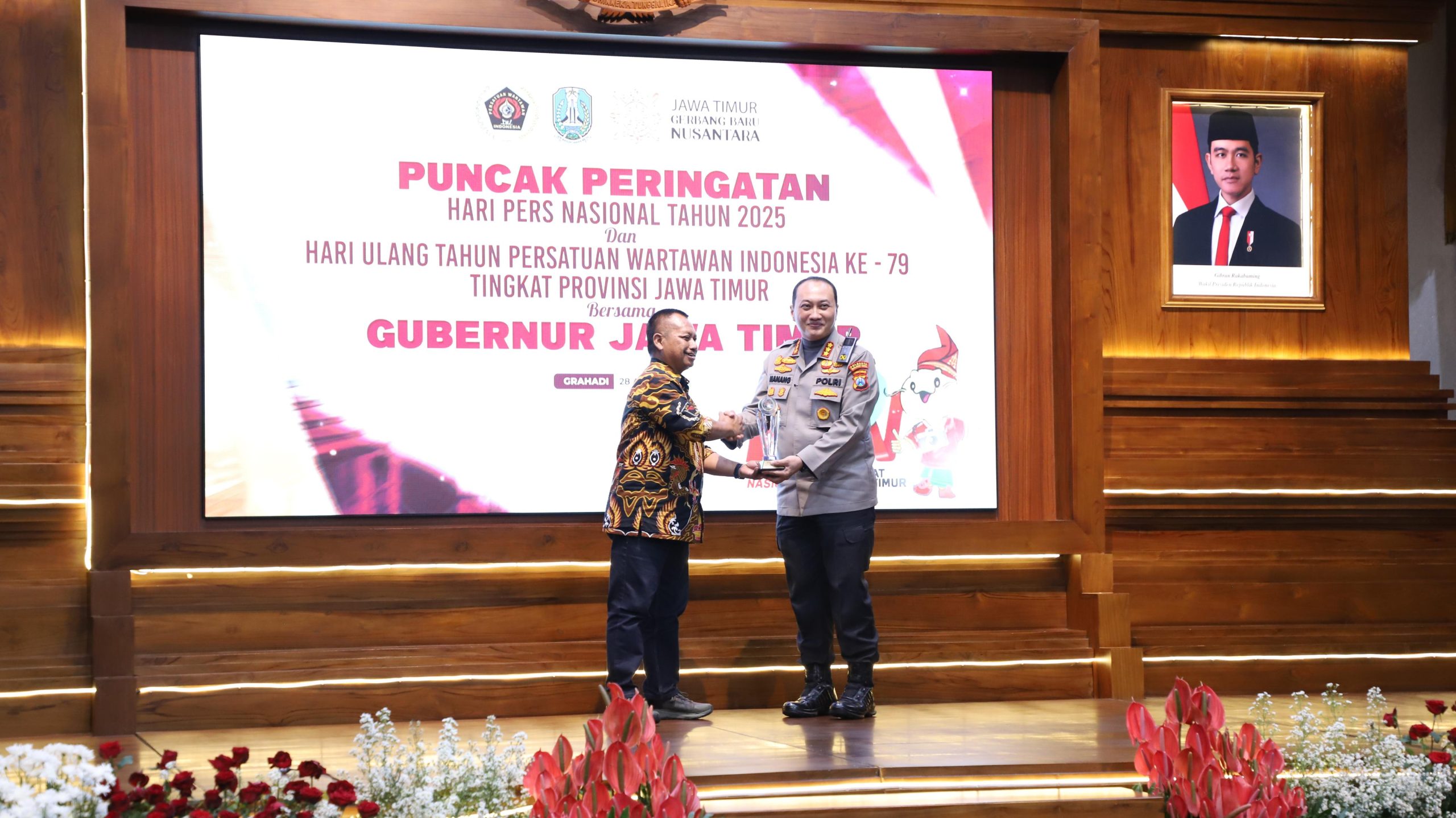 Kapolresta Malang Kota Raih ‘Rastra Sewakottama Award 2025’ Komitmen Lindungi Anak Perempuan dari Kanker Serviks*