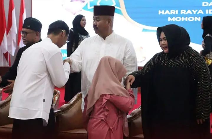 Bupati Kukar Gelar Halal Bihalal, Maslianawati Edi Damansyah Ikut Menari Samrah Bersama El Farady