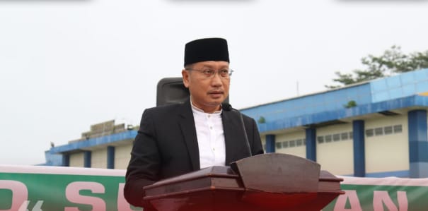 Asisten III Salat Idulfitri Di Stadion Rondong Demang