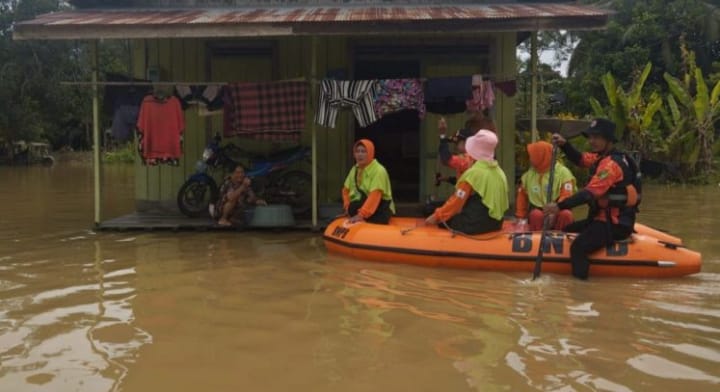 BPBD Kukar Lakukan Evakuasi di Sejumlah Kecamatan yang Dilanda Banjir