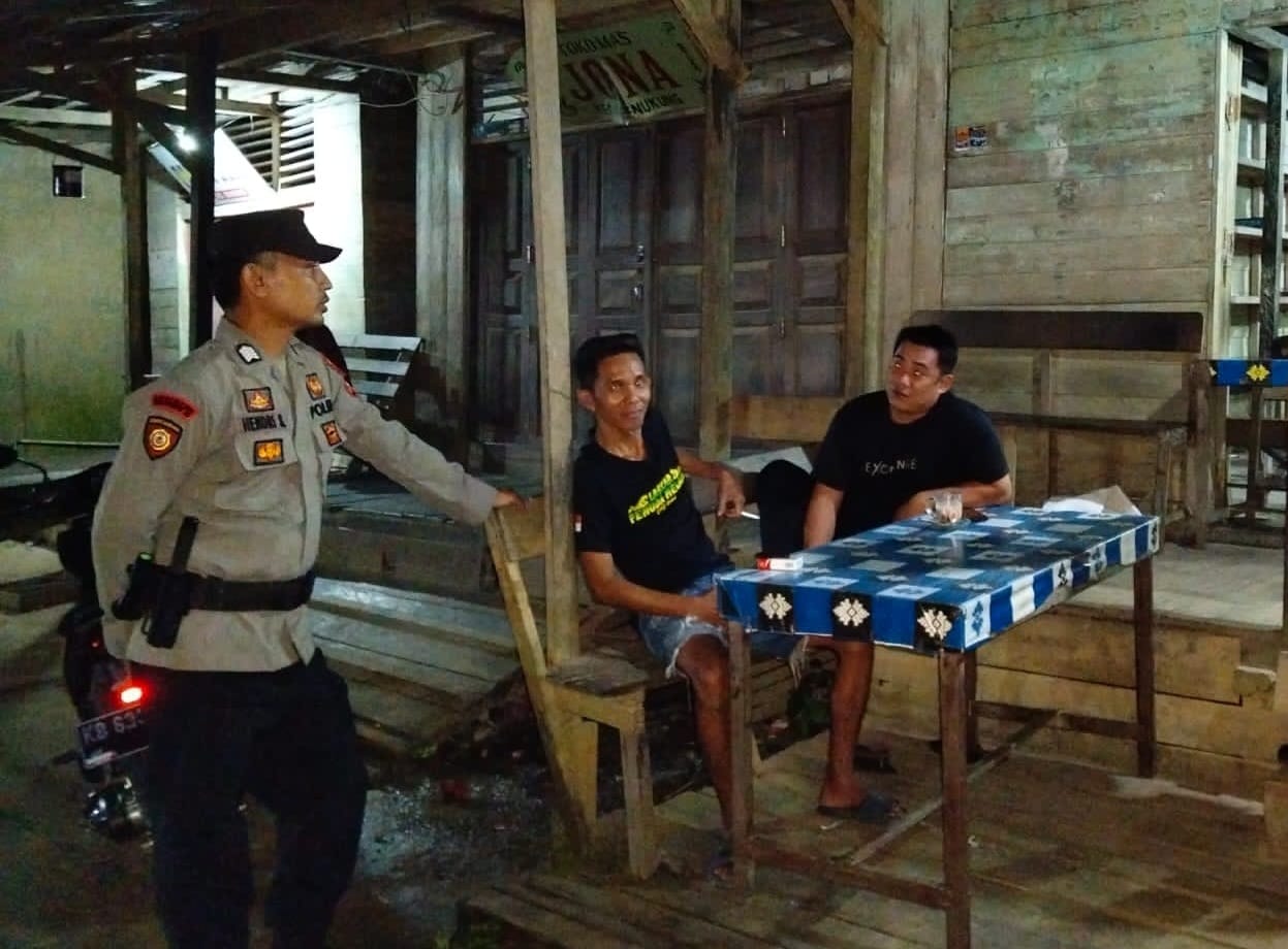 Polsek Menukung Gelar Patroli Sambang