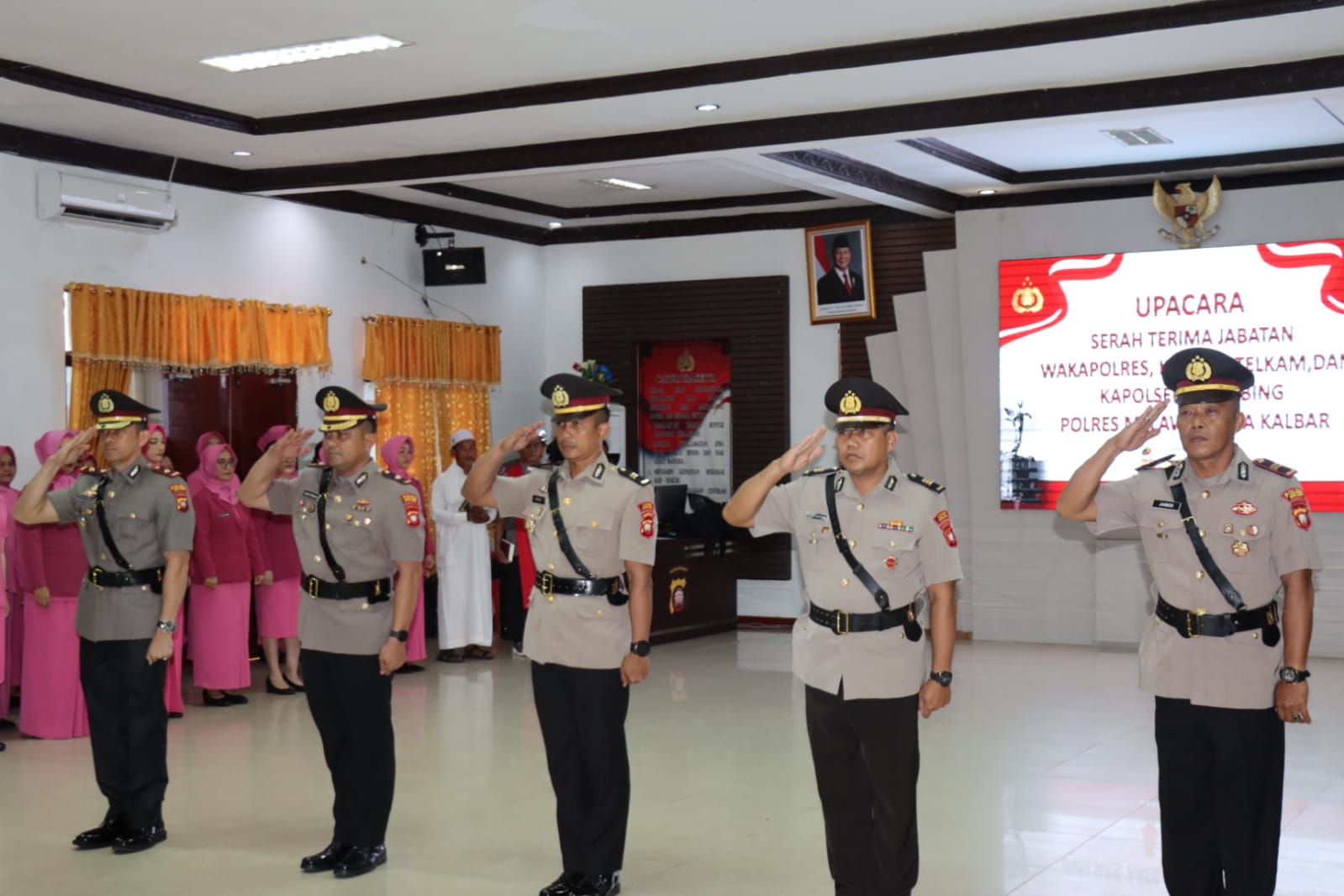 Kapolres Melawi Pimpin Sertijab Waka ,Kasat Intelkam, Kapolsek Belimbing dan Purna Bakti Polri
