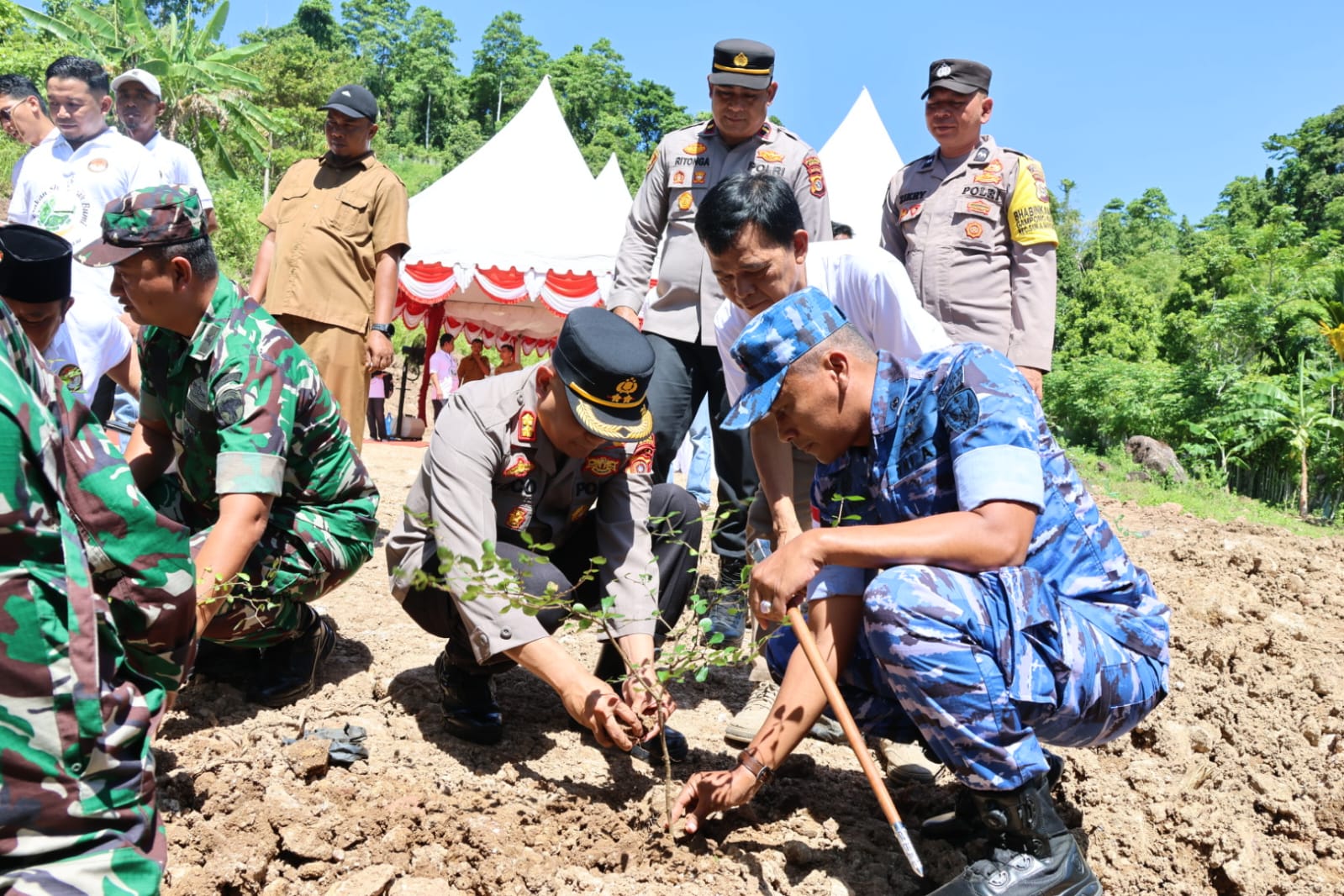 Peletakan Batu Pertama: Program Peduli Bumi Peduli Manusia Diihadiri Kapolres Sabang