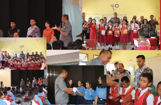 Bupati Toba Kunjungi SD Negeri Silamosik dan SMP Rumah Harapan saat Berkantor di Desa