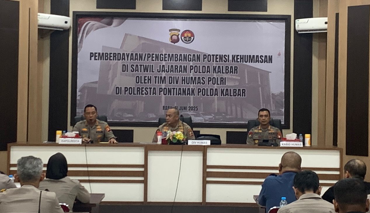 Divisi Humas Polri Berikan Arahan di Kegiatan Pemberdayaan Kehumasan Satwil di Polresta Pontianak