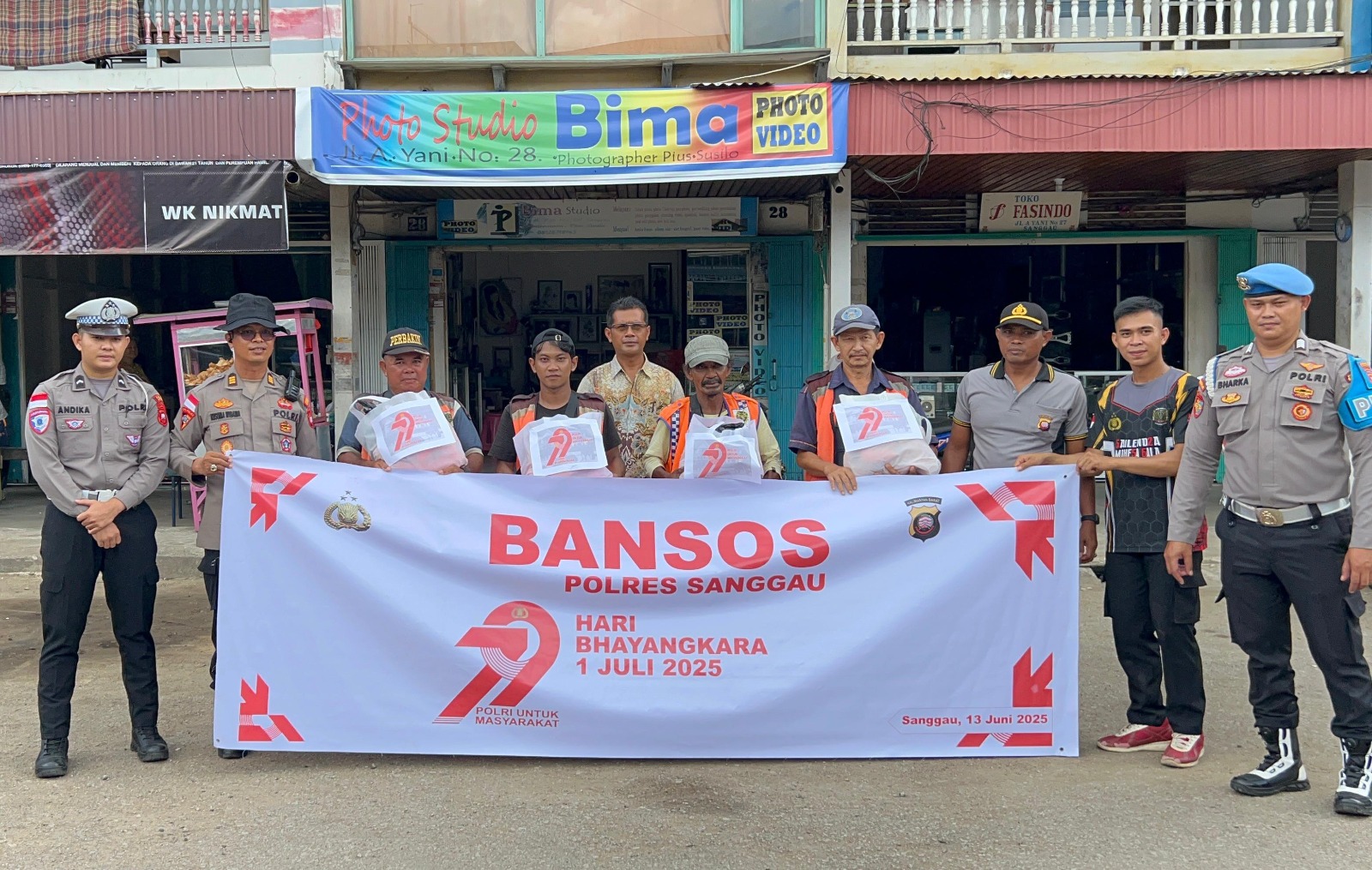 Polres Sanggau Gelar Bakti Sosial, Wujud Kepedulian di Momen Hari Bhayangkara ke-79