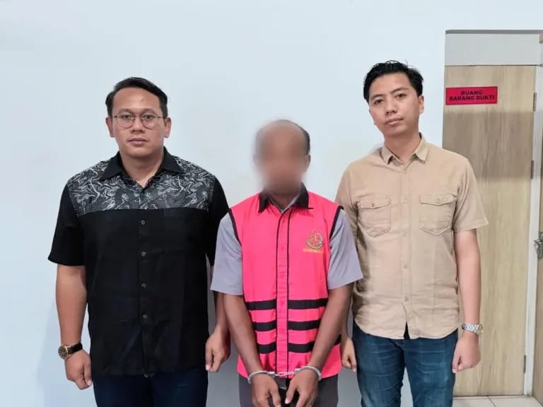 KAUR KEUANGAN DESA SEBEMBAN, DI DUGA KORUPSI DANA DESA.
