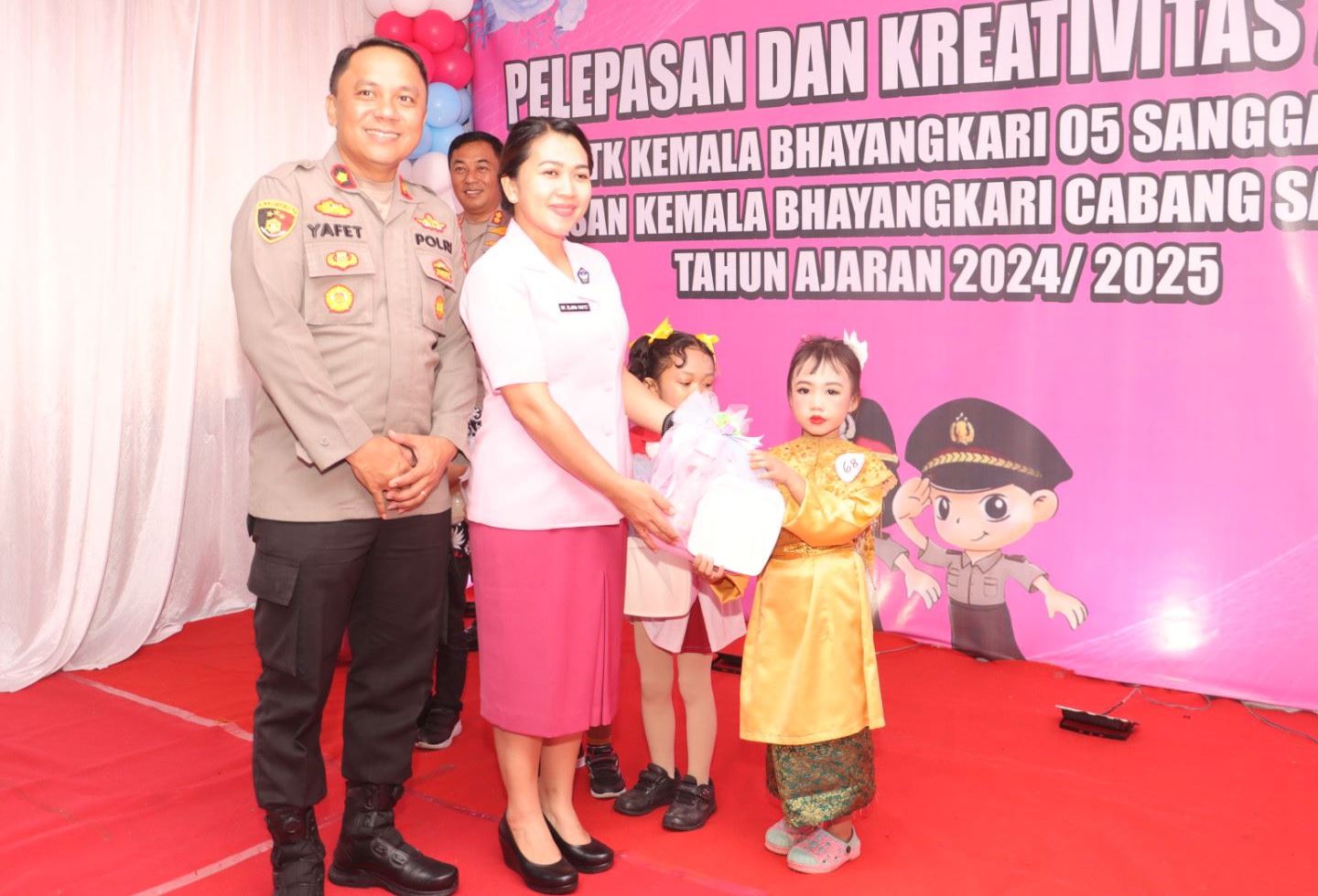 Meriah dan Penuh Haru, TK Kemala Bhayangkari 05 Sanggau Lepas 78 Anak Didik Tahun Ajaran 2024/2025