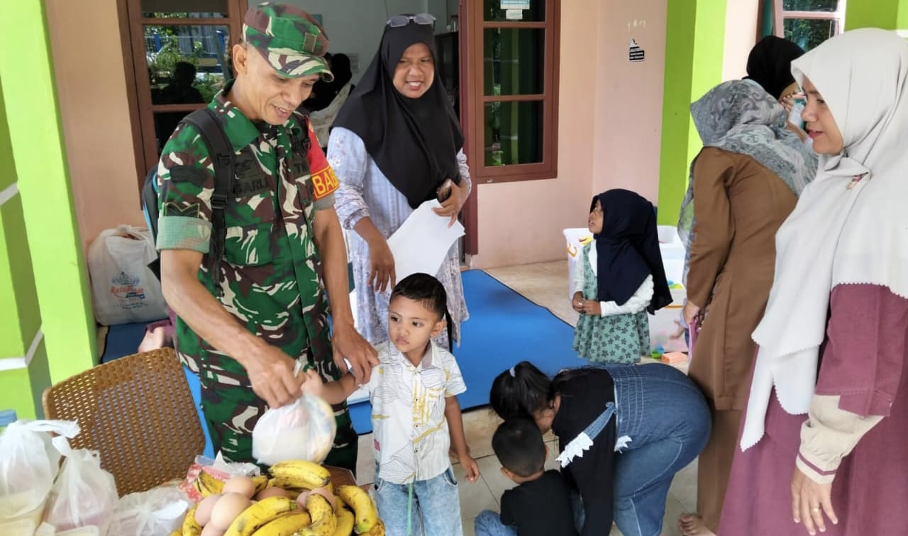 Babinsa Koramil 02/Sukakarya Dampingi Kegiatan Posyandu Lansia, Remaja, dan Balita di Pustu Aneuk Laot