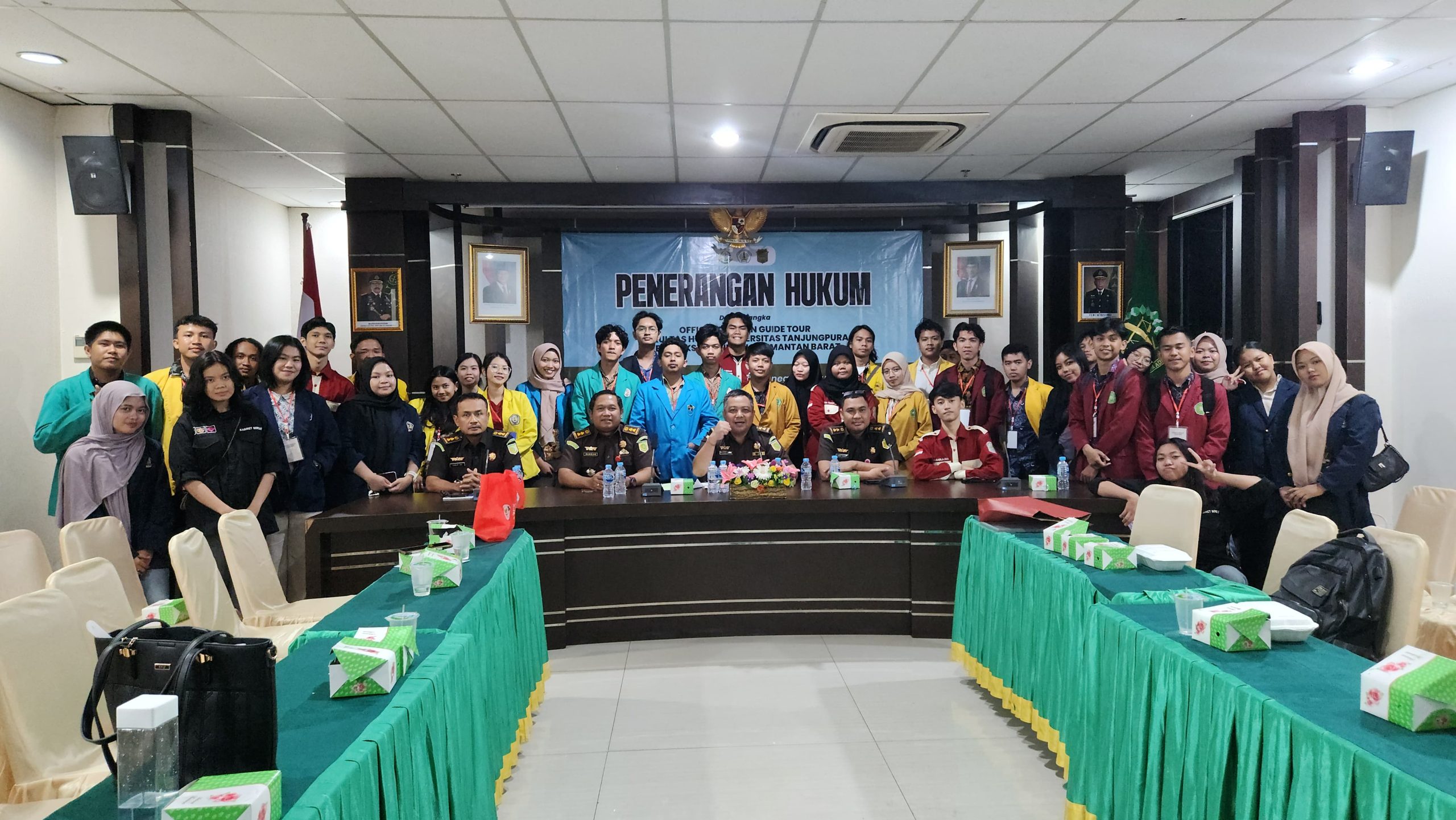 Borneo Legallia Forum (BLF) 2024 Fakultas Hukum Universitas Tanjungpura melaksanakan Office Tour dan Guide Tour Ke Kejaksaan Tinggi Kalimantan Barat