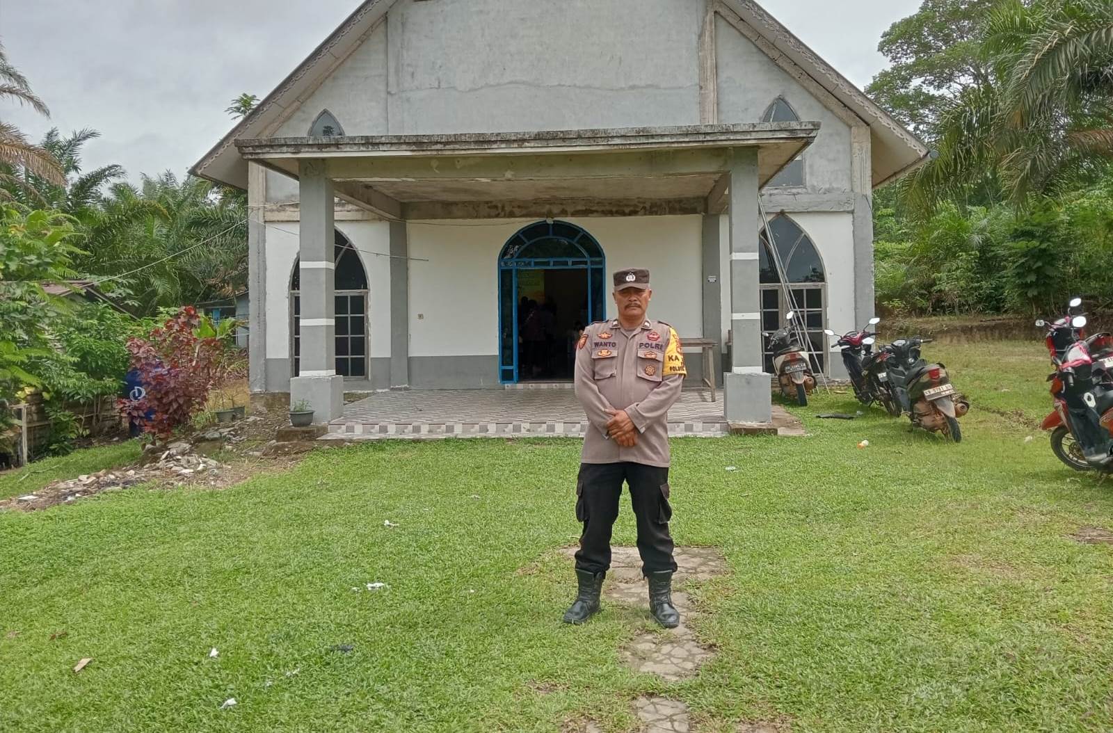 Polsek Toba Tingkatkan Keamanan Ibadah Minggu, Pastikan Jemaat Beribadah dengan Khusyuk