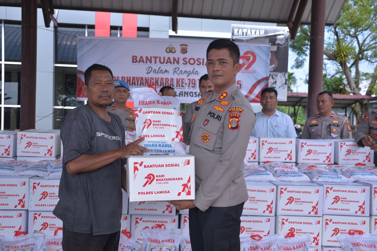 Polres Langsa Salurkan 200 Paket Sembako Sambut Hari Bhayangkara ke-79