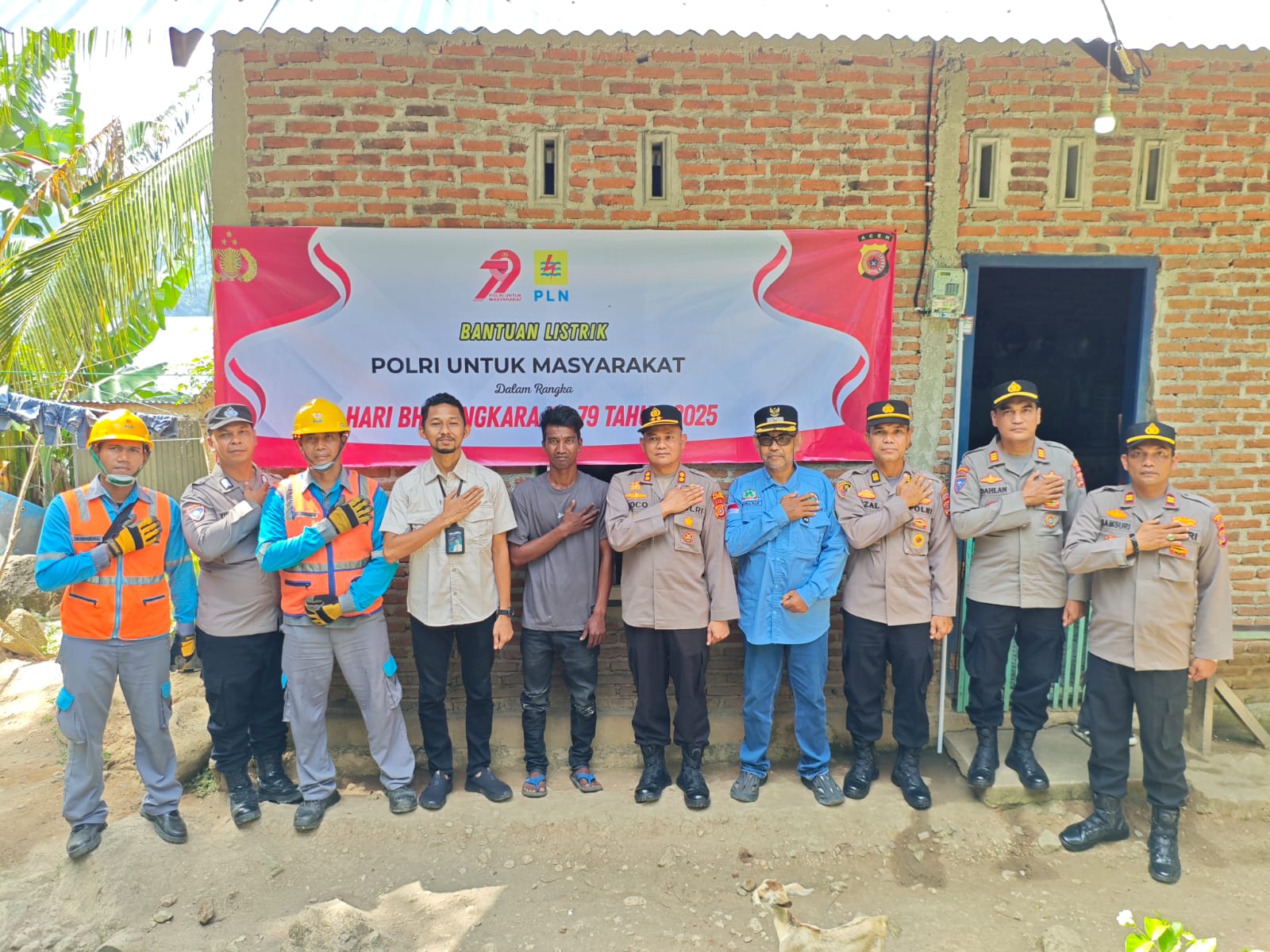 Pasang Listrik Gratis bagi Warga Kurang Mampu