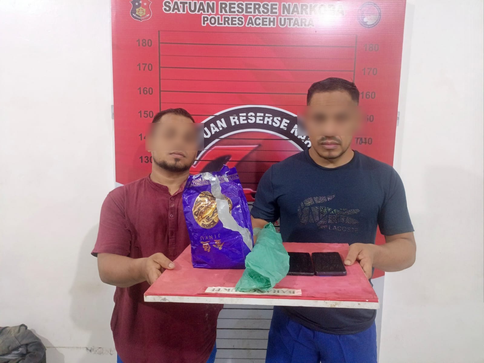 Mau Kabur Lewat Sawah, Dua Kurir Sabu Diciduk Polisi dengan Barang Bukti 830 Gram