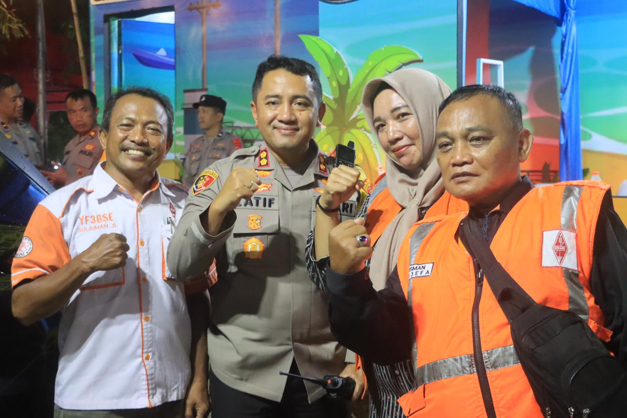 Kapolres Probolinggo : Malam Pergantian Tahun Kondusif, Masyarakat Gelar Sholawat dan Doa Bersama*