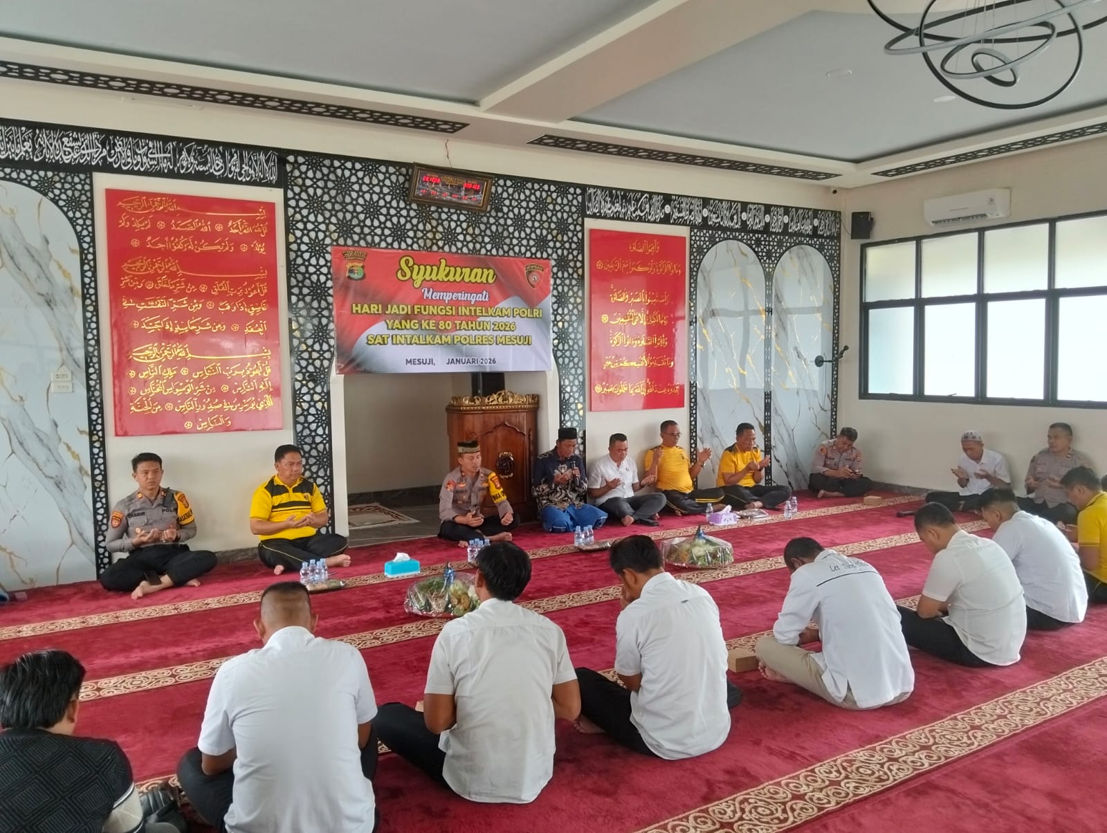 Jajaran Sat Intelkam Polres Mesuji Gelar Kasi Bakti Sosial dan Bagikan Bansos Dalam Merayakan HUT Fungsi Intelkam Polri Yang Ke-80.