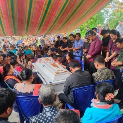 Wakil Bupati Tapanuli Utara Melayat korban kebakaran Di Desa Hutatinggi