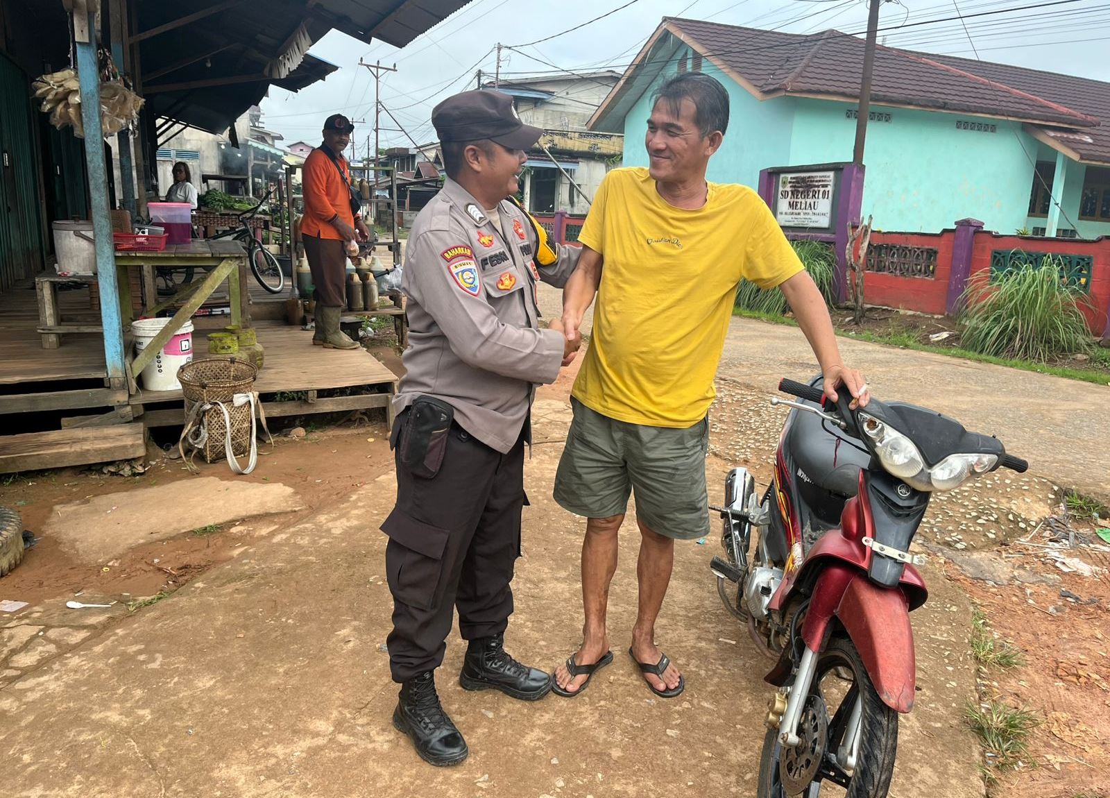 Cegah Gangguan Keamanan, Polsek Meliau Gencarkan Patroli Siang Hari