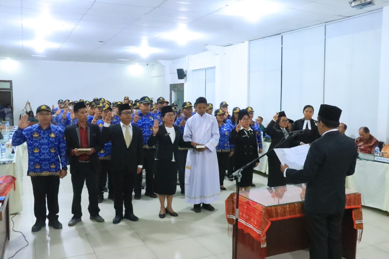 Wabup Samosir Lantik 75 Pejabat, Ariston Sidauruk Tegaskan ASN Harus BerAKHLAK dan Siap Kerja Cepat