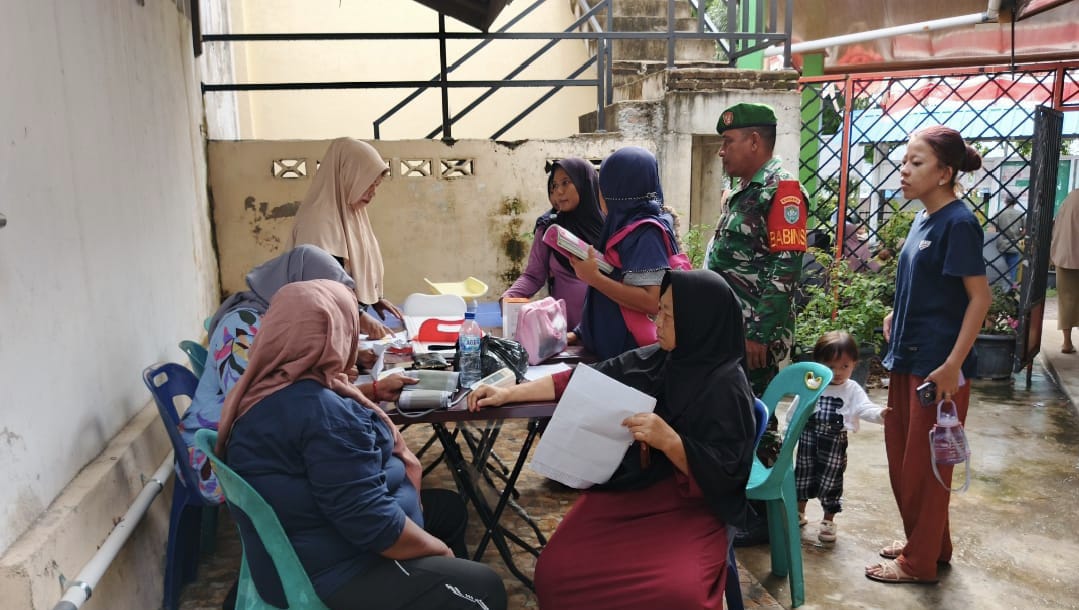 Upaya Cegah Stunting, Babinsa Gampong Kuta Barat Dampingi Kegiatan Posyandu Ibu Hamil