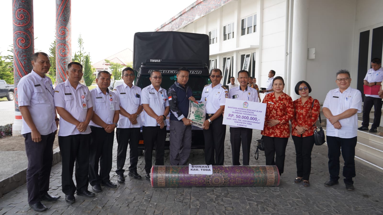 Pemkab Toba Kembali Salurkan Bantuan Untuk Korban Bencana di Humbang Hasundutan