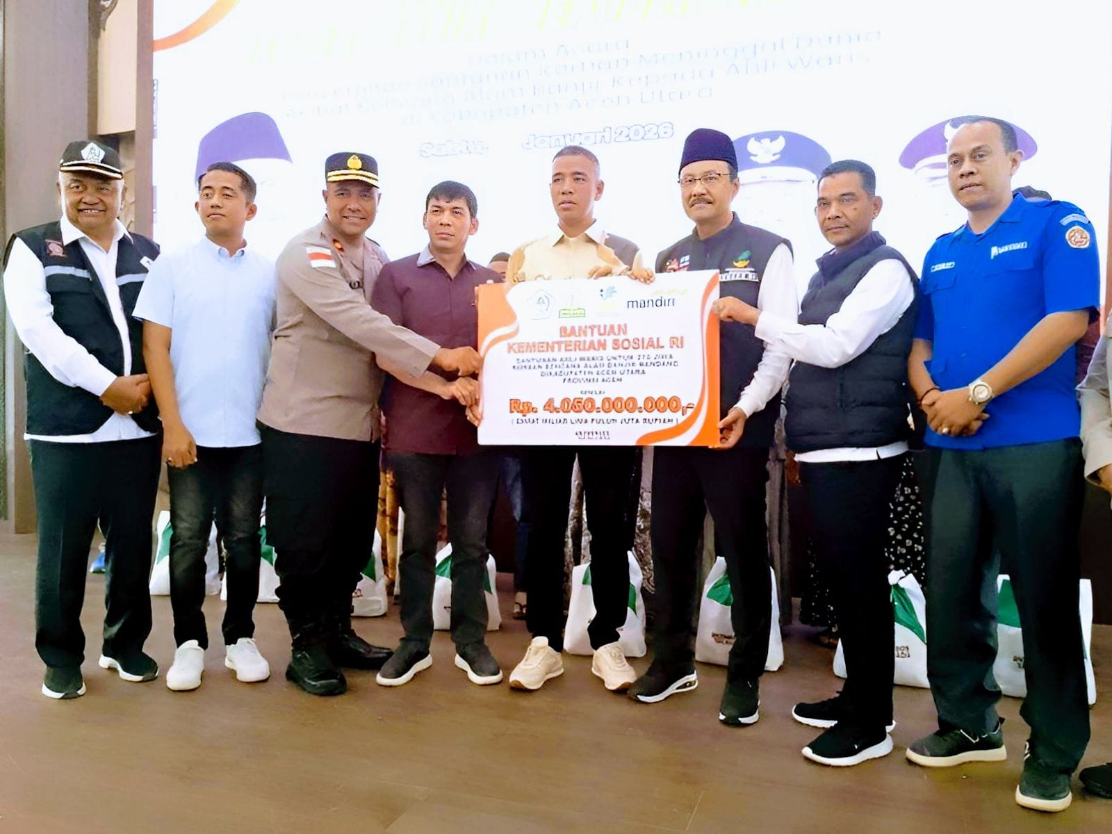 Mensos RI Serahkan Santunan kepada 270 Ahli Waris Korban Banjir di Aceh Utara