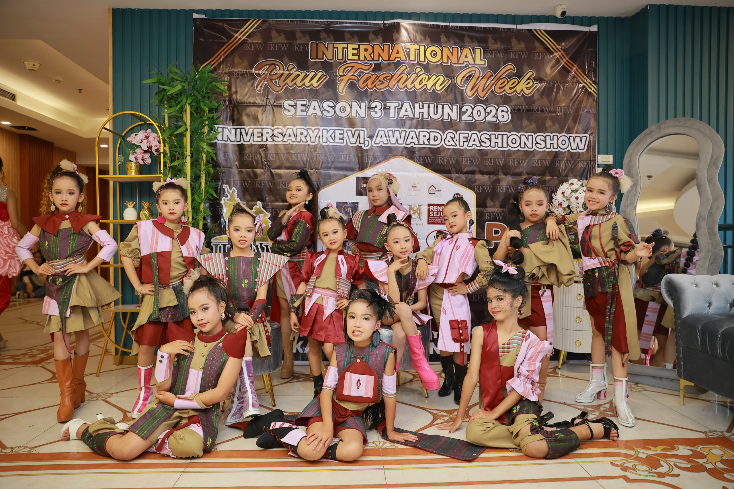 Maha Karya Academy Tembilahan Wakili Inhil di Ajang Internasional Riau Fashion Week 2026