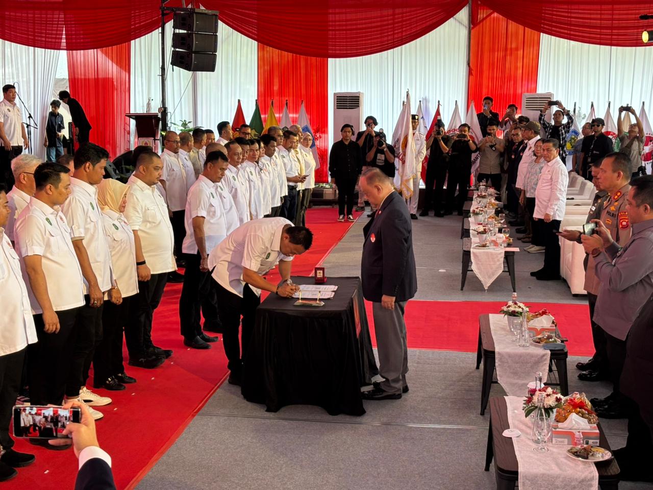 Sinergi Wujudkan Prestasi, Polda Kalbar Hadiri Pelantikan Pengurus KONI Kalbar Masa Bakti 2025-2029