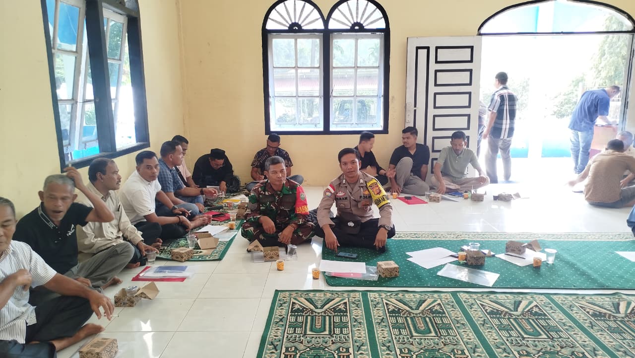 Babinsa Hadiri Musrenbang Gampong Paya Seunara, Dukung Perencanaan Pembangunan Daerah