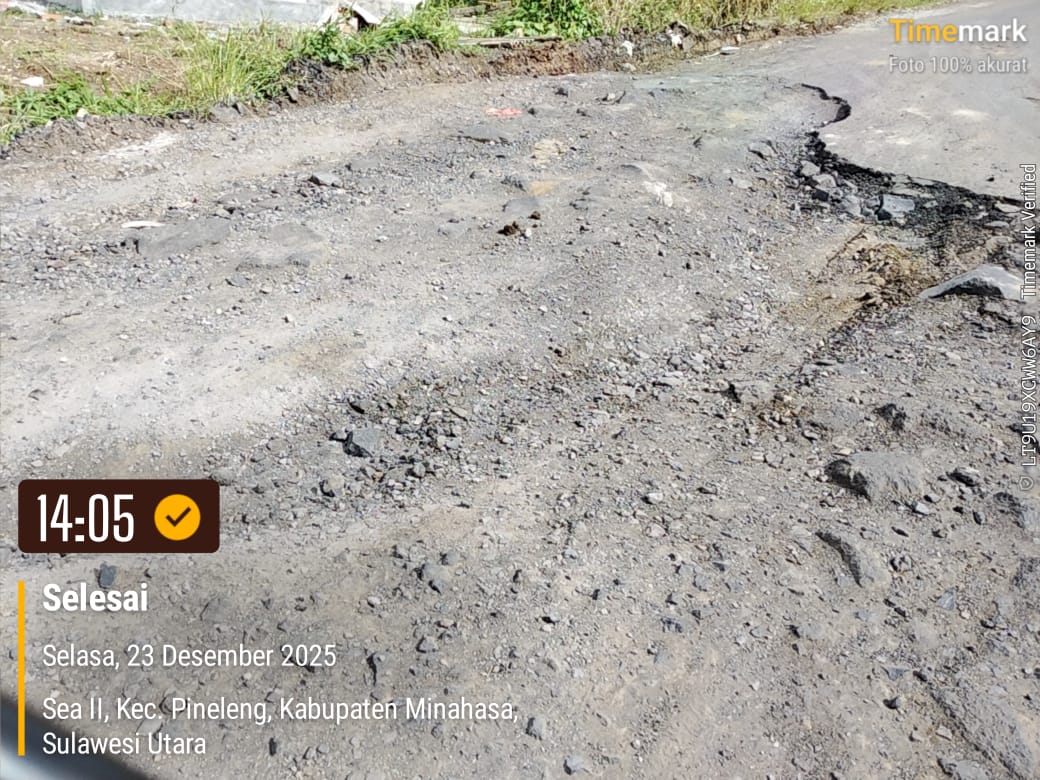 Jalan Raya Depan Brimob – Sea Hancur Lebur, Truk Galian C Diduga Jadi Biang Keladi