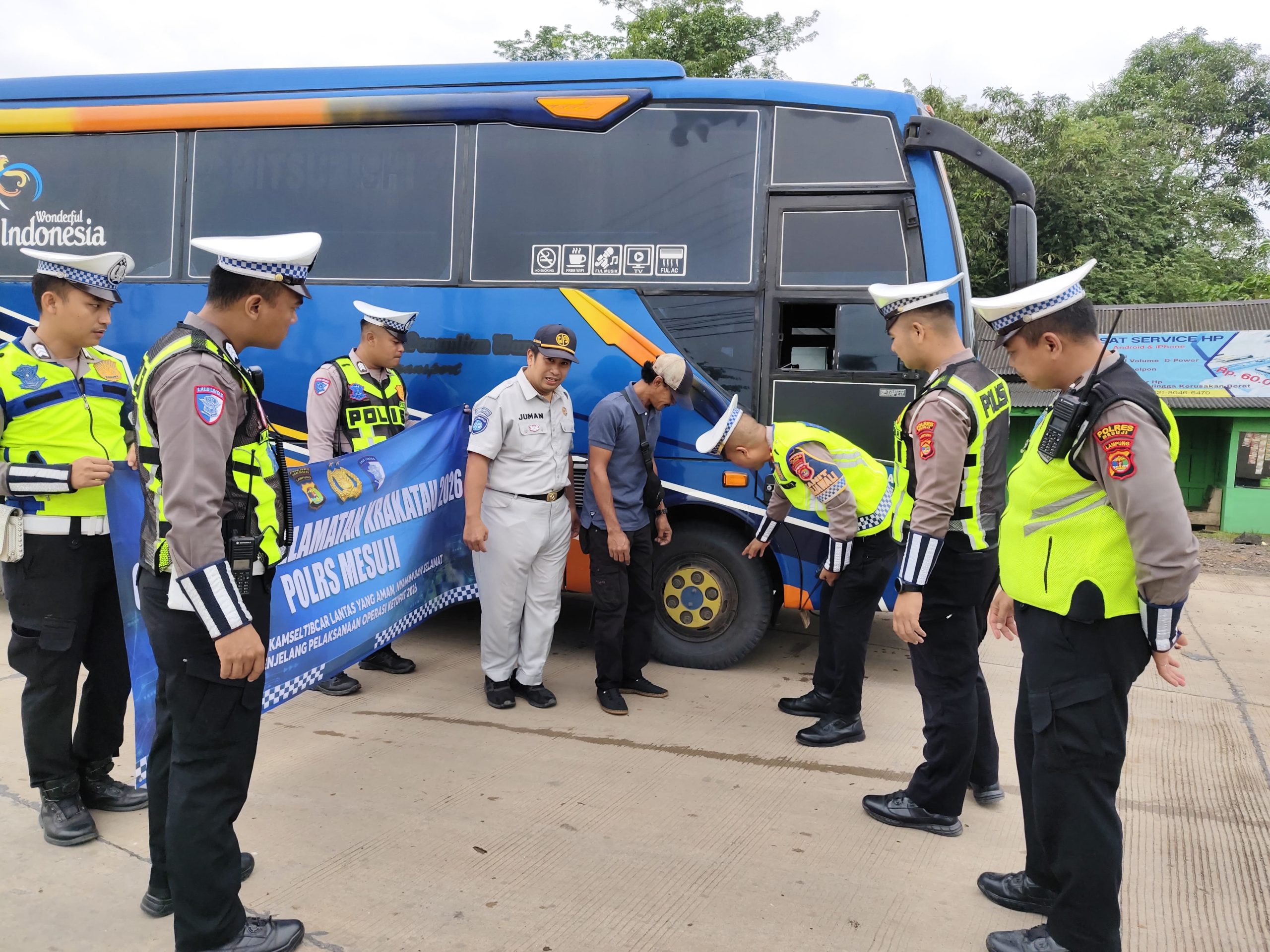 Pastikan Keamanan Penumpang, Sat Lantas Polres Mesuji Gelar Inspeksi Mendadak Kendaraan Umum.