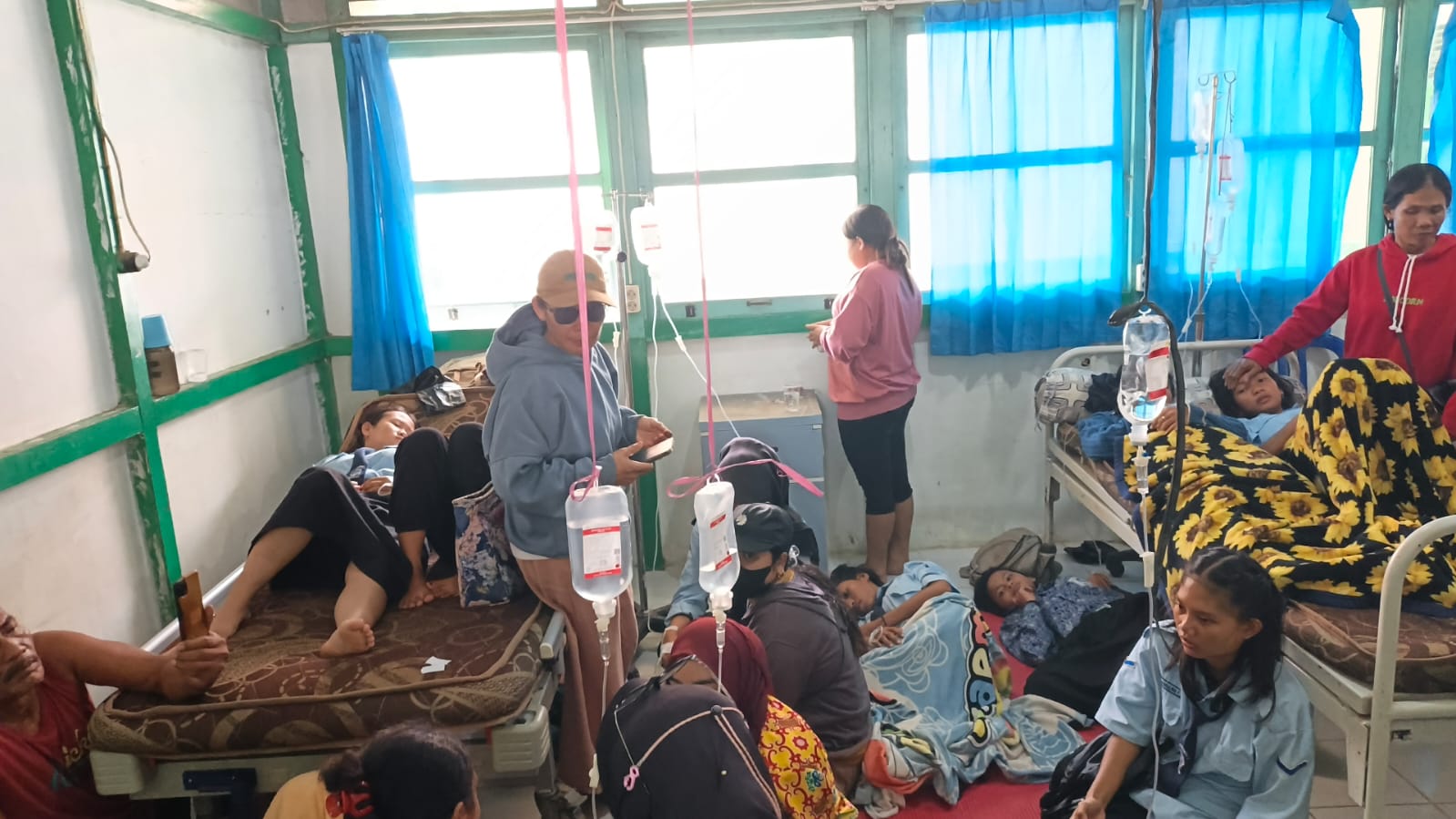 Diduga Keracunan Makana MBG di Sekolah SMP N 1, SMA N 1 dan SMK 1 Marau. Kabupaten Ketapang